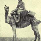 Miembros de la British Camel Corps a camello, en 1915. (The War Illustrated Album DeLuxe, Vol. 1: Amalgamated Press, London, 1915)
