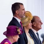 M&aacute;s cerca: Isabel II, el rey Felipe VI, la reina Letizia y Felipe, duque de Edimburgo.