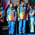 ¿Quién dice que los rusos son serios? El uniforme de los voluntarios en los Juegos Olímpicos de Sochi es pura alegría.