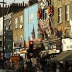Camden alberga el mercado callejero por excelencia y en sus calles se encuentran algunos de los bares y tiendas más originales de la ciudad. Ver más fotos de Camden.