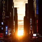 Manhattangenge se ha denominado al fenómeno que sucede dos veces al año en Nueva York, el Sol se pone en las principales calles de la ciudad.