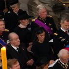 Los reyes de España y los reyes eméritos ha ocupado cuatro asientos contiguos en el funeral. Desde 2020 no había una foto de Felipe VI y su padre juntos.