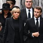 Emmanuel y Brigitte Macron a su llegada a la abad&iacute;a de Westminster.