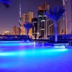 Con sus 355 metros de altura y sus 72 plantas es el hotel más alto del mundo. JW Marriott Marquis Dubai está compuesto por dos torres gemelas que albergan 1.608 habitaciones, 14 bares y restaurantes, terrazas en la azotea, un centro de negocio...