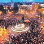 España entera se lanzó a las calles en las manifestaciones de la tarde del viernes 12 de marzo. 11,7 millones de personas acudieron a las manifestaciones contra el terrorismo en toda España. La marcha de Madrid reunió a más de dos millones ...