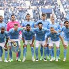 PORTO, PORTUGAL - MAY 29: Manchester City players line up prior to the UEFA Champions League Final between Manchester City and Chelsea FC at Estadio do Dragao on May 29, 2021 in Porto, Portugal. (Photo by Alexander Hassenstein - UEFA/UEFA via Ge...
