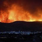 Las llamas en el pueblo griego de Lithi han quemado más de 3.500 hectáreas de terreno forestal y agrícola.