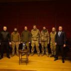Cinco comandantes del batall&oacute;n de Azov liberados.