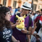La Puerta del Sol albergó ayer alrededor de 3.000 fans de Pokémon batieron el record Guinness de quedadas por el revolucionario juego 'Pokémon GO'.