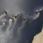 Las Islas Canarias volvieron a ser las protagonistas, por segundo año consecutivo, de la foto ganadora del concurso anual de fotografía de la NASA. No por nada son llamadas "las islas afortunadas". Los vientos Alisios provocan un efecto óptic...