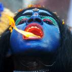 Una artista india disfrazada de la diosa hindú Kali participa en una procesión del festival Ram Navami en Allahabad. Los hindúes recordaron así el pasado día 8 el nacimiento del dios Rama, que pone fin a un ayuno de nueve días.