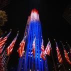El Rockefeller Center se viste de gala para la noche electoral.