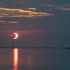 Eclipse sobre el mar en Delaware (EEUU)