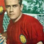 1962: Luis Suárez, uno de los jugadores de la selección española.