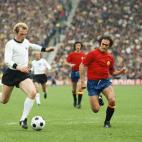 1976: España contra Alemania en un partido de la Eurocopa.