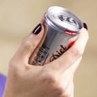 Decide si te conviene controlar tu peso consumiendo estos productos, peores que los refrescos de soda regulares. Una revisión reciente de más de 20 investigaciones del European Food Safety Authority (EFSA) encontró que el aspartame, uno de lo...