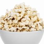 Esas fundas de popcorn están forradas de químicos vinculados a causar infertilidad, y cáncer de hígado, testicular y pancreático. La Agencia Federal de Protección Ambiental (EPA) reconoce que el ácido perfluorooctanoico (PFOA) en esas fun...