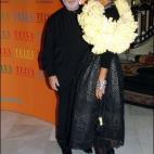 Nati Abascal, junto al modisto Paco Rabanne, en la entrega de los premios Telva en el 40 aniversario de la revista en 2003.