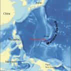La corteza terrestre se hunde más que nunca en el abismo de Challenger, el punto más hondo de la Fosa de Las Marianas, en el Pacífico. En su mayor profundidad (más de 11 kilómetros) se ha encontrado un calamar gigante, especies distintas de...