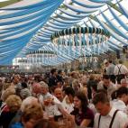 Durante los meses de septiembre y octubre se celebra en Múnich el Oktoberfest, una fiesta de la cerveza que cada año recibe a más de seis millones de personas. Además, la festividad incluye desfiles, gastronomía típica y música. Ver má...
