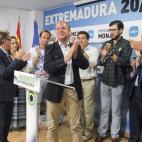El candidato del Partido Popular a la presidencia de la Junta de Extremadura, José Antonio Monago, durante la rueda de prensa ofrecida tras conocer los resultados de los comicios.