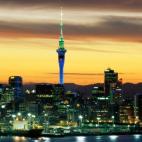 Si bien Auckland es un destino de referencia para la comunidad gay, realmente lo es todo Nueva Zelanda, como primer país en declararse gay friendly. De hecho, la ley ampara a la comunidad LGBT desde hace años: el sexo entre mujeres nunca fue d...