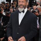 El protagonista de El patriota llegó a la 67 edición del Festival de Cine de Cannes con una poblada y larga barba blanca.