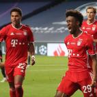 Bayern Munich's French forward Kingsley Coman (R) celebrates scoring the opening goal with his teammates during the UEFA Champions League final football match between Paris Saint-Germain and Bayern Munich at the Luz stadium in Lisbon on August ...