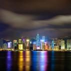 El skyline de Hong Kong es espectacular. Numerosos rascacielos peinan el cielo que cubre la ciudad. Y al llegar la noche la cosa cambia incluso para mejor: Ignacio, viajero de minube, nos cuenta que "en el muelle de Tsim Sha Tsui Este todas las ...