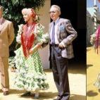En los años 80, los vestidos de flamenca eran muy abullonados, con gran cantidad de volantes desde muy arriba, y con mangas altas y acampanadas. Ya en esa época, la duquesa de Alba rompió la norma: optó por minimizarlos, luciendo modelos de ...