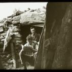 Fotografía tomada entre julio y agosto de 1916 en el bosque Ploegsteert cerca de Messines (Bélgica). Aquí fue reubicado el 14º batallón tras los estragos de la Batalla del Somme.