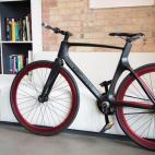 Aunque para inteligente, la bicicleta Vanhawks Valour, que chiva rutas o avisa de que te la han intentado robar. Se compra por encargo, a partir de 995 euros.