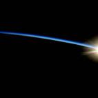 El astronauta de la ISS, Reid Wiseman, tuiteó esta imagen de una salida del sol el 29 de octubre. Wiseman escribió, "No todos los días son sencillos. Ayer fue uno difícil. #sunrise".