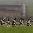 En el 209º aniversario de la famosa batalla de Austerlitz de la época de Napoleón, cientos de entusiastas han querido participar en esta recreación histórica que ha tenido lugar en la región checa de Moravia.