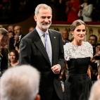 Felipe VI y la reina Letizia a su llegada a los Premios Princesa de Asturias.