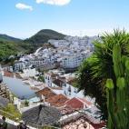 Toda Andalucía tiene un montón de pueblos blancos pero la provincia de Málaga es un caso especial. Tanto es así que puedes hacer la ruta para descubrir cada uno de sus rincones con encanto. Es algo que hay que conocer y visitar al menos una ...