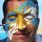 Un seguidor de Argentina de maquilla (Photo by Mario Tama/Getty Images)