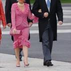 El expresidente de Baleares ha acompañado en numerosas ocasiones a la familia real al ser su 'anfitrión' en Palma. Ha compartido momentos como la boda de Felipe VI y Letizia (en la foto). Y de ahí a los negocios con Iñaki Urdangarin. El fisc...