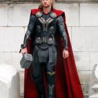 Película: Thor (2011) El héroe de Marvel Thor, el dios del trueno. Peso: ganó 9 kilos de musculatura para poder interpretar al superhéroe.
