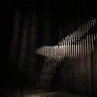 Es la pieza que más ha impactado a Nicolás Renna, productor de la exposición y director de Proactiv. "Son 5.000 piezas transparentes y es la única escultura que ha sido reconstruida en Madrid", asegura. Sawaya señala que es el método perfe...
