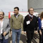 En marzo de 2015 se celebraba la conferencia política del PSOE de Aragón. Allí coincidieron Javier Lambán (uno de los barones más críticos son Sánchez en el Comité), Carlos Pérez Anandón (uno de los dimitidos de la Ejecutiva) y Susana ...