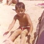 Torra, de niño en la playa
