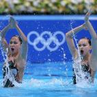 Las nadadoras chinas interpretaron unos movimientos con guiños a las serpientes