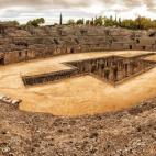 Santiponce es, hoy en día, un municipio de 8.000 habitantes cercano a Sevilla. Sin embargo, no fue así en tiempos romanos. Aquí se encuentran las ruinas de Itálica —una de las principales ciudades de la Hispania romana— y en ella naciero...