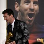 Lionel Messi recibió el miércoles su tercera Bota de Oro como máximo goleador de las ligas europeas la temporada pasada