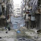 Los expertos dicen que el conflicto ha hecho retroceder a la economía siria tres décadas, con casi todos los ingresos desaparecidos y la mayoría de las infraestructuras destruidas.