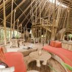 Aquí puedes ver la casa de bambú al completo