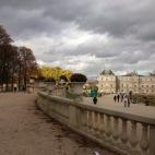 Es un extenso jardín de 25 hectáreas en el corazón de París, cuyo su centro neurálgico es el Palacio de Luxemburgo. Es habitual ver a cantidad de niños jugando con barquitos de juguete en el lago que hay enfrente de él, así como a muchos...