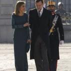 La reina Letizia y el presidente del Gobierno, Mariano Rajoy, a su llegada a la celebración de la pascua Militar, un acto celebrado en el Palacio Real presidido por vez primera por Felipe VI.