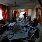 Efectos de un bombardeo en la casa de una familia de Gaza.